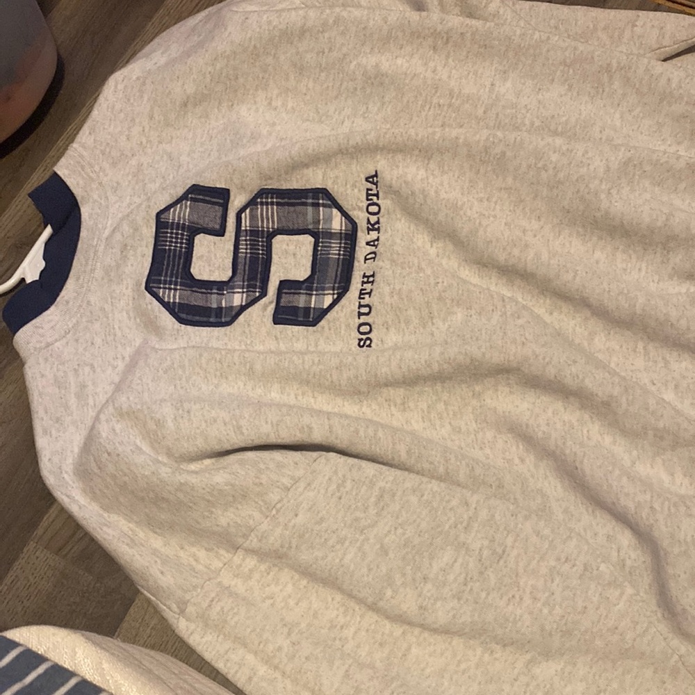 ‘S’ ‘South dakota’ crewneck